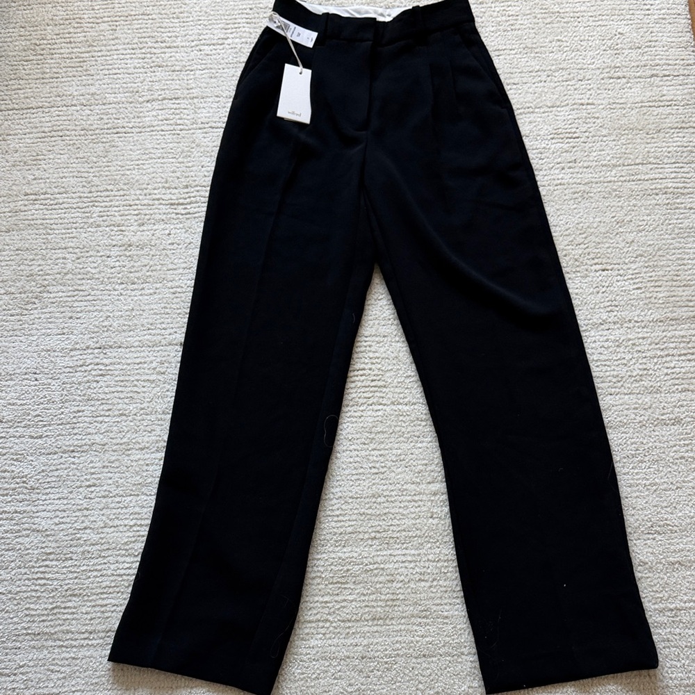 Aritzia Effortless Black Pants